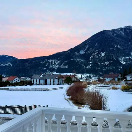 Gruener Exklusiv Apartment